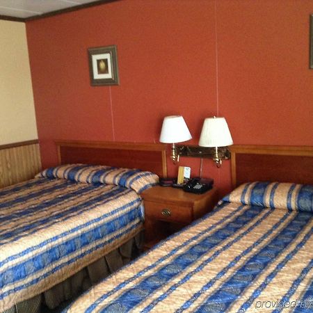 Village Inn Motel - Berrien Springs Eksteriør billede