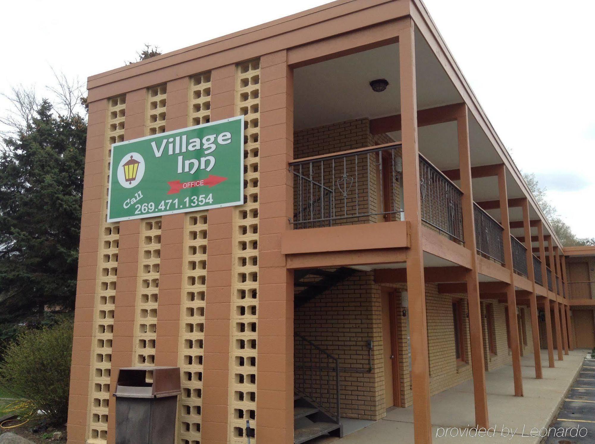Village Inn Motel - Berrien Springs Eksteriør billede